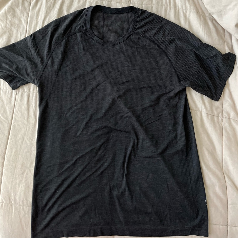Lululemon metal vent tee